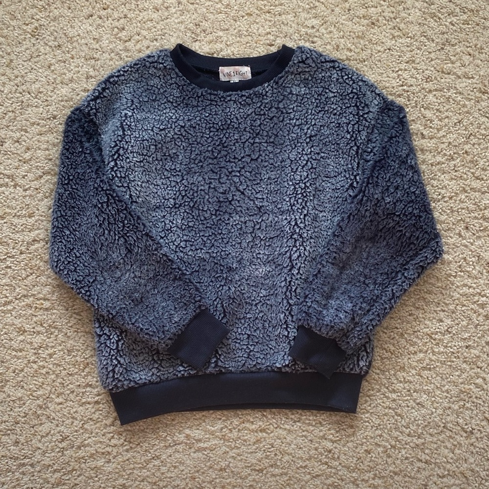 🚫SOLD🚫 Nine 1 Eight sherpa blue crewneck (girls M)